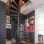 Veeve - Marais Glam